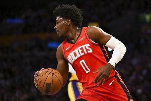 全面输出！阿隆-霍勒迪12中5拿到16分6板6助