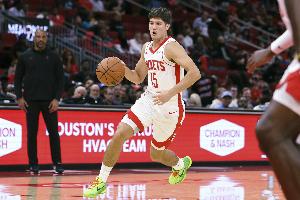 揭幕战对阵卫冕冠军！火箭官方：季前赛以不败战绩结束