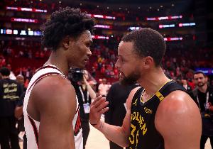 库里下半场“仅得”28分！火箭媒体人无奈：总有一天会结束的…